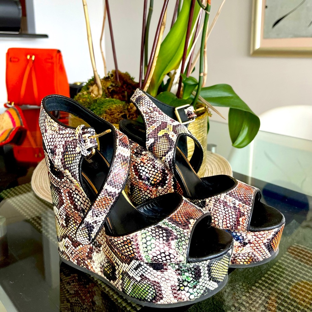New Roberto Cavalli beautiful shoes! Used once.